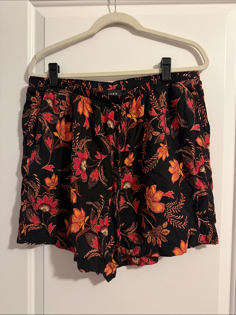 Torrid Colorful Printed Shorts-size 1-
Bright Summer Casual Shorts